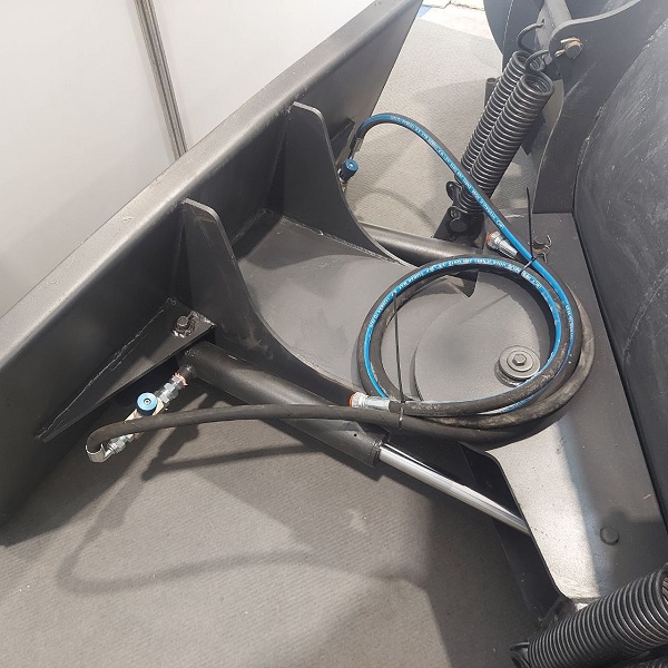 Mini loader snow plow (1)