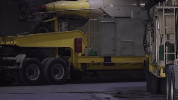 رونمایی سپاه پاسداران از ۲ موشک ارتقا یافته/ رگبار موشکی ایران را بشناسید