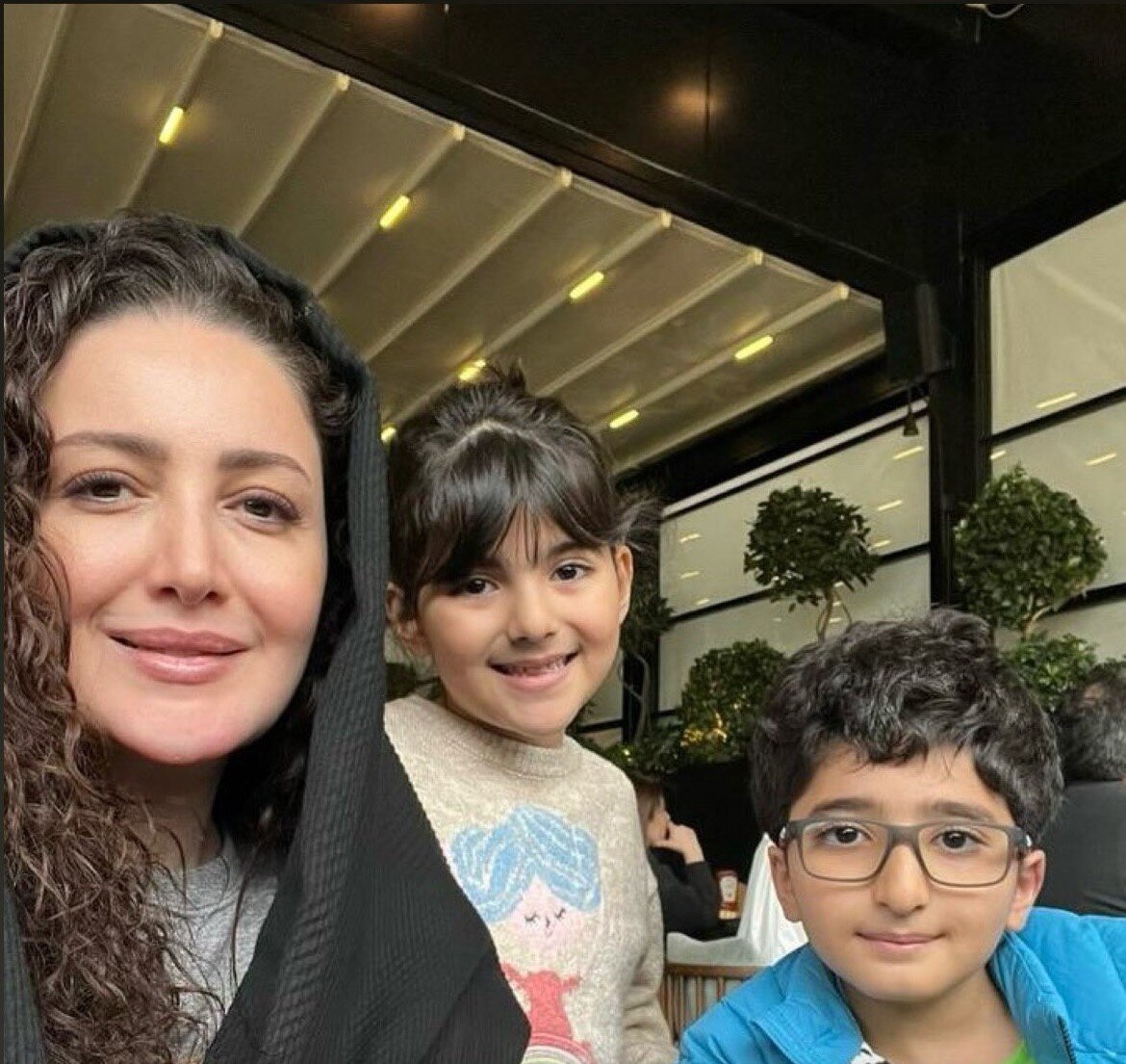 عکس | استایل ویژه شیلا خداداد در کنار فرزندانش