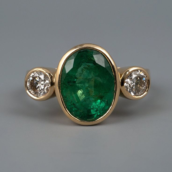 womens-green-gem-ring-model-26