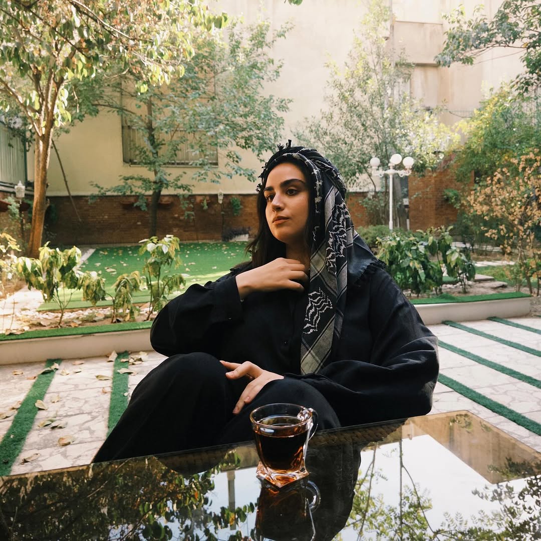 عکس اول هانیه غلامی با لباس جنوبی