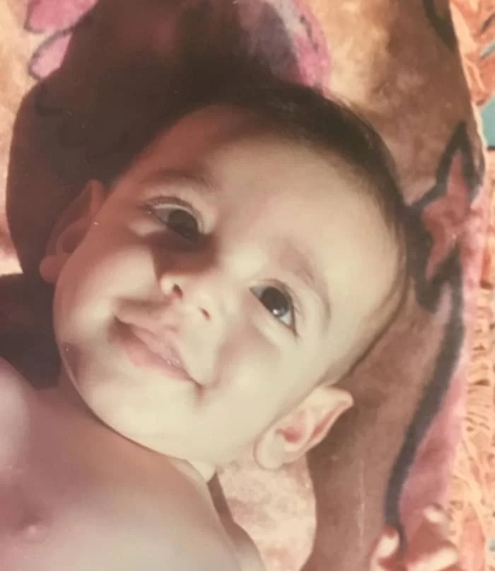 شقایق فراهانی بازیگر مطرح ایرانی و خواهر گلشیفته در اینستاگرامش تصویری جالب و قدیمی را از آلبوم خصوصی خانوادگی شان که مربوط به کودکی پسرش است به اشتراک گذاشت.