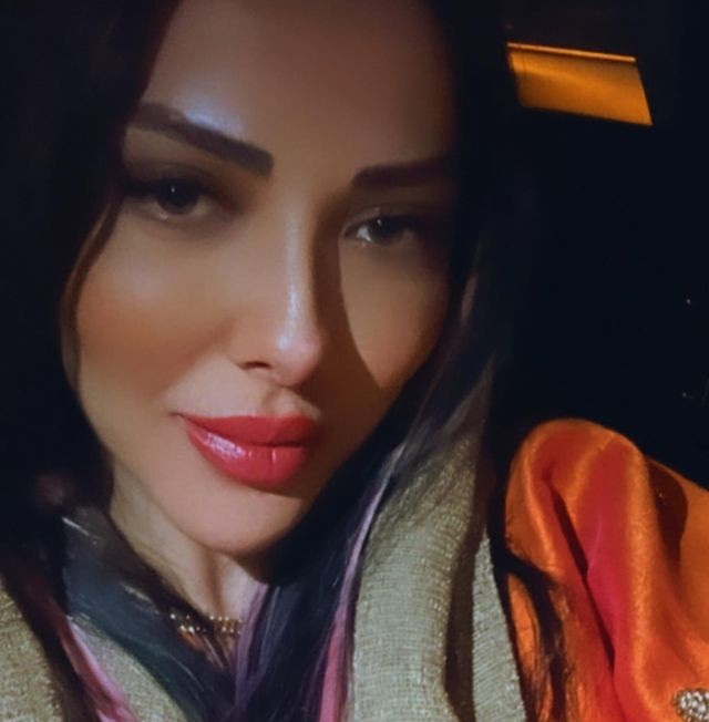 لیلا اوتادی بازیگر مطرح و سرشناس ایرانی تصویری عجیب را از خود از نمای نزدیک به اشتراک گذاشت که نشان می دهد چهره او کاملا دستکاری شده است.