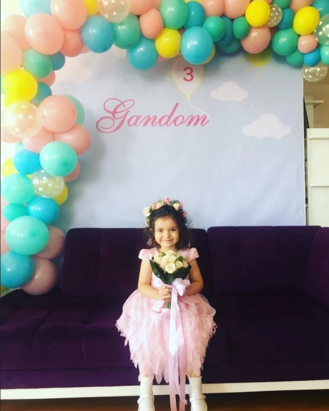 آزاده نامداری 