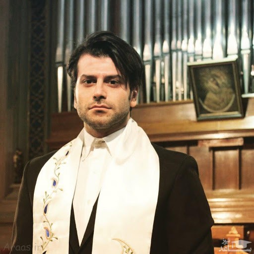 روزبه حصاری