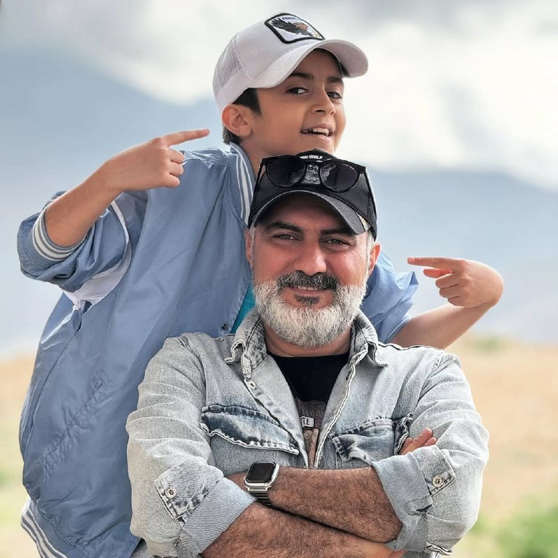 رایان سرلک و پدرش در یک قاب