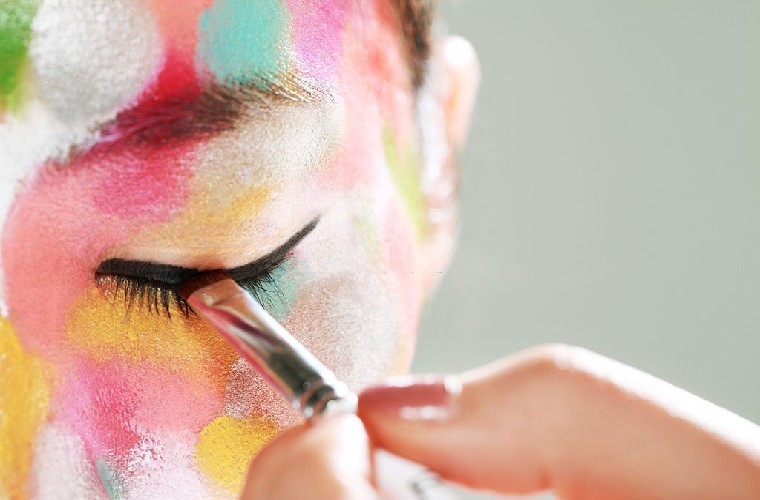 خط چشم‌ را فراموش نکنید