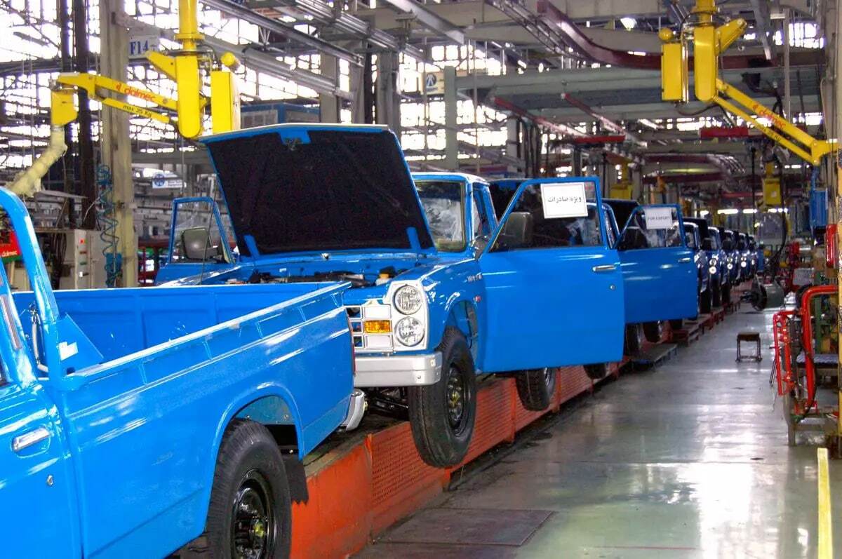 تجمع اعتراضی کارکنان غول خودروسازی ایران/ تولید متوقف شد