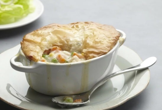 پای ظرفی مرغ خامه ای