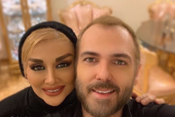 کوروش تهامی بازیگر مطرح اریانی که چند سال پیش از همسر اولش جدا شد، تصویری عاشقانه و عجیب را با همسر دومش به اشتراک گذاشت.