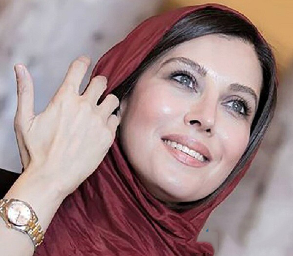 ساعت مهتاب کرامتی