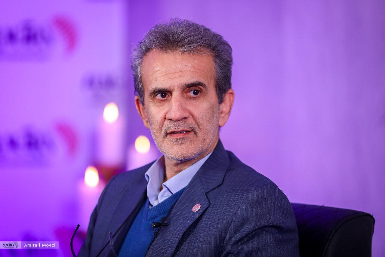 جنگ و معیشت کارگران ایرانی؛ «دولت چتر حمایتی را بر سر کارگران بگستراند»/ راهکارهایی برای احیای معیشت کارگران