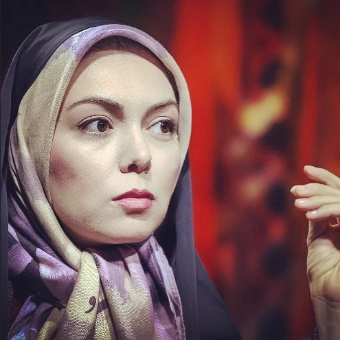 آزاده نامداری 