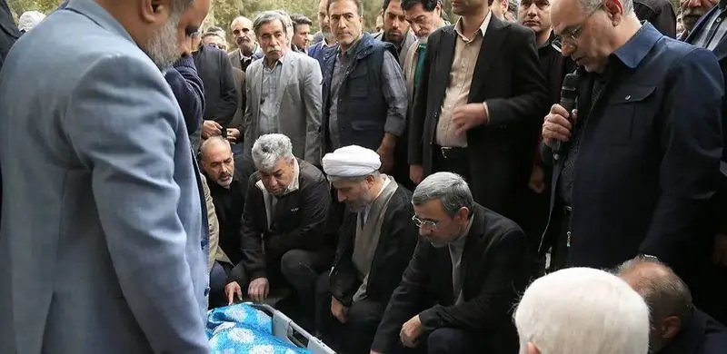 تشیع جنازه خواهر احمدی نژاد 
