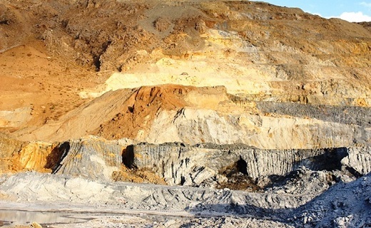 جرجانی مدیرکل وقت صنعت، معدن و تجارت استان، خبر از ایجاد شهرک تخصصی طلا در خراسان جنوبی را داده بود