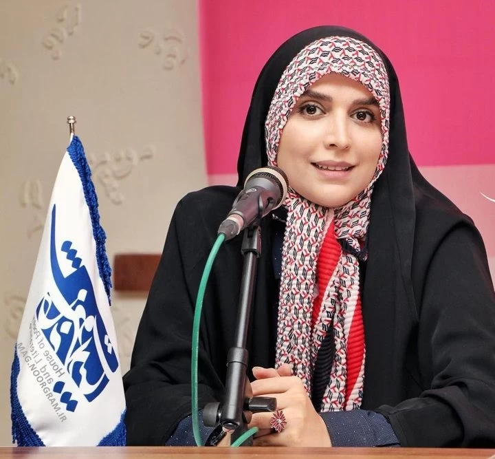 تصویر کمتر دیده شده از کودکی مجری ایرانی