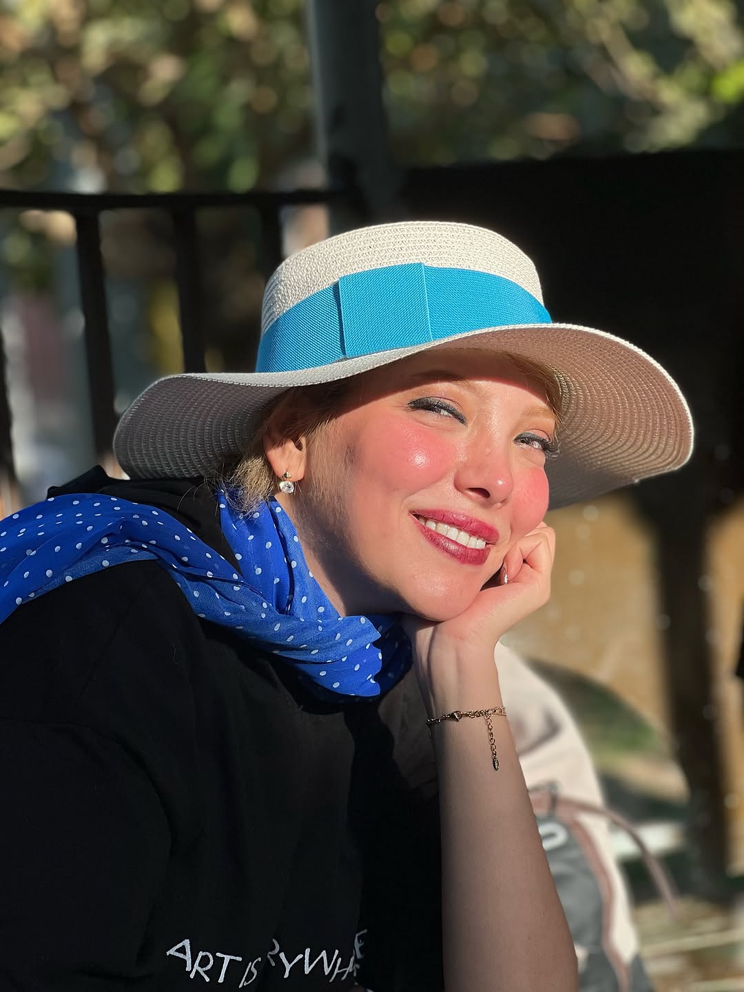 عکس اول از صدف اسپهبدی با استایل ویکتوریایی