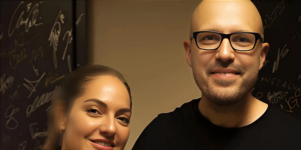 مهناز افشار بازیگر مطرح ایرانی که سالهاست خارج از کشور زندگی می کرد چند ماه پیش از یک مرد به عنوان شوهر ایرانی آمریکایی اش منتشر کرد.