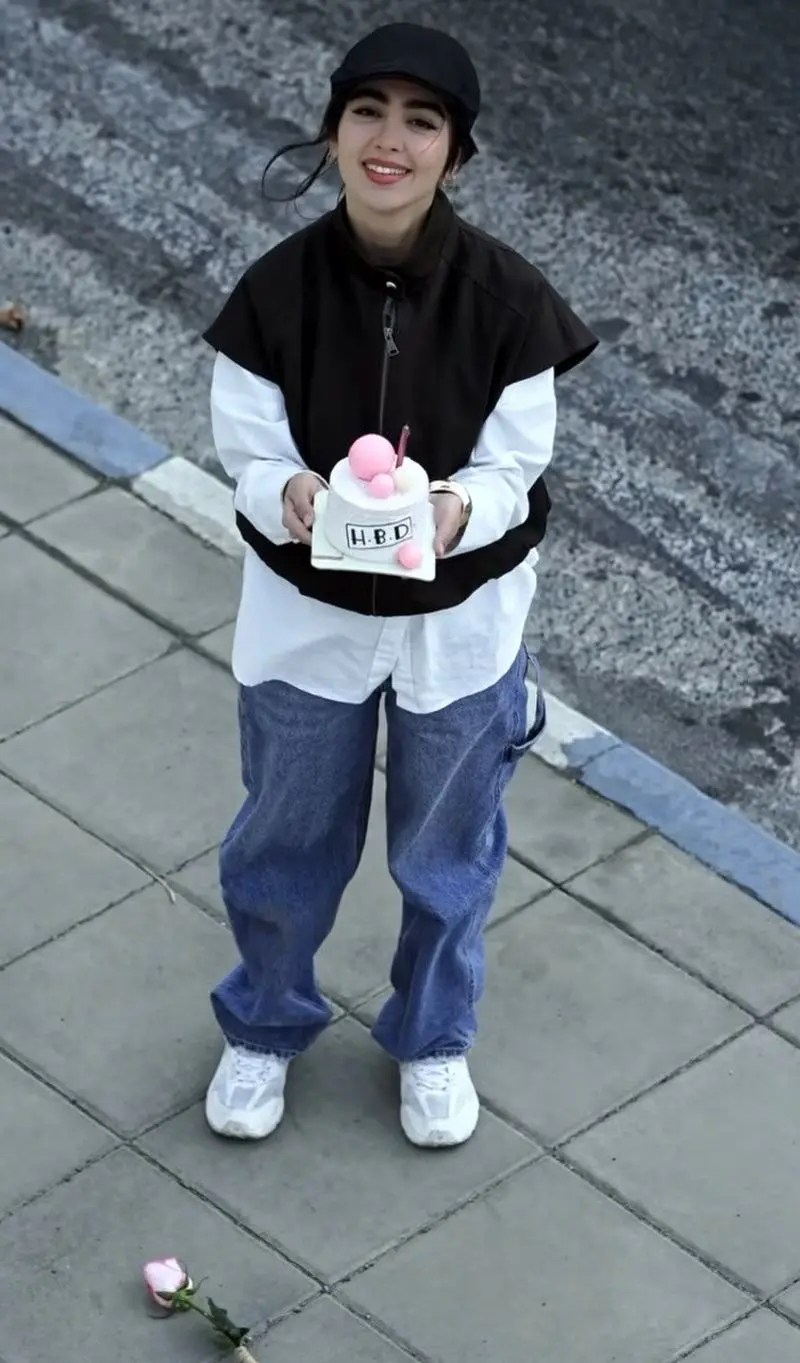 تولد سونیا حسینی در خیابان 3