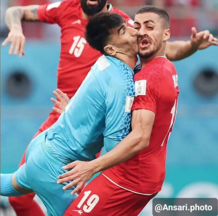 عکس بوسه عاشقانه بیرانوند روی صورت مجید حسینی 