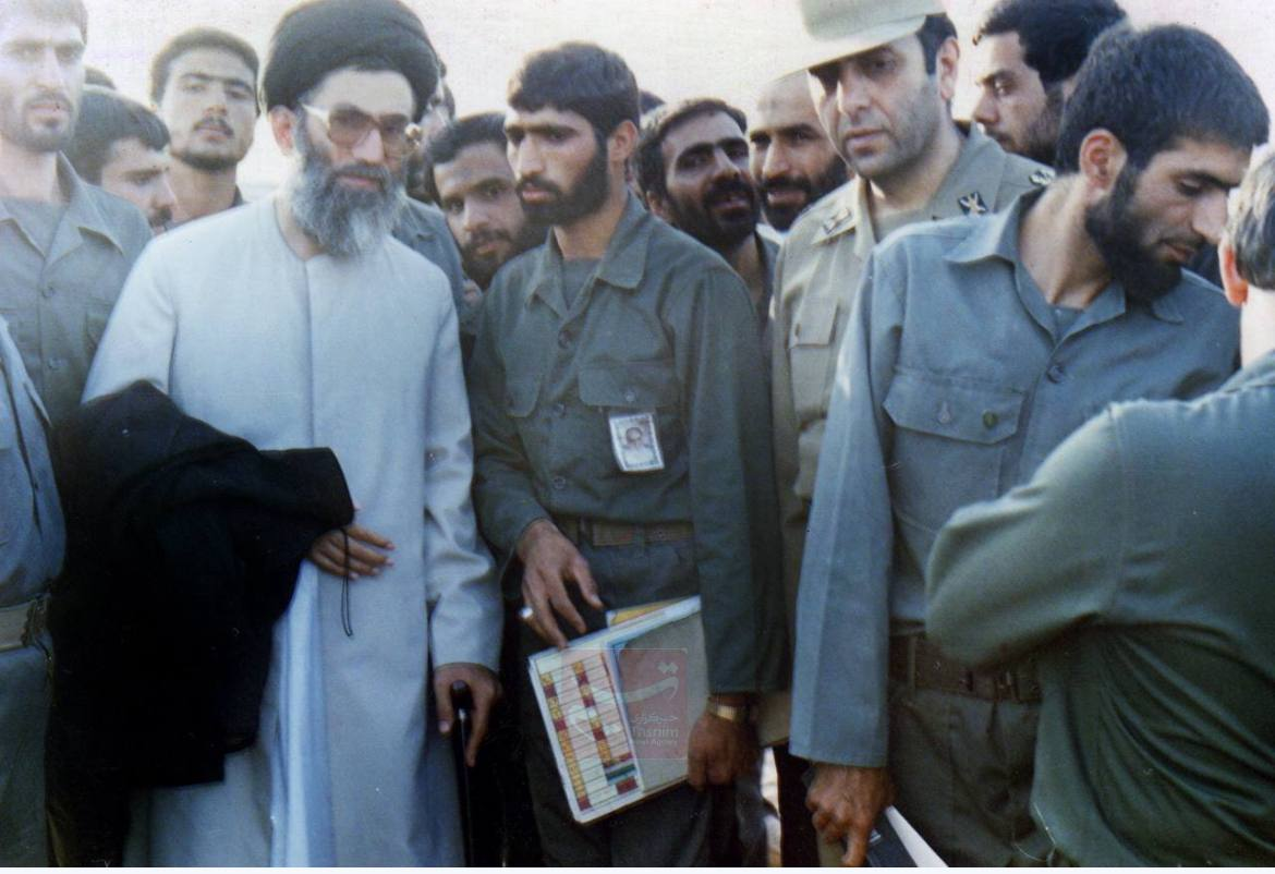 تصویر کمتر دیدهشده از شهید تهرانی مقدم در کنار رهبر انقلاب/ سال ۶۵ شهید محمود باقری چه مسئولیتی در هوافضای سپاه داشت؟