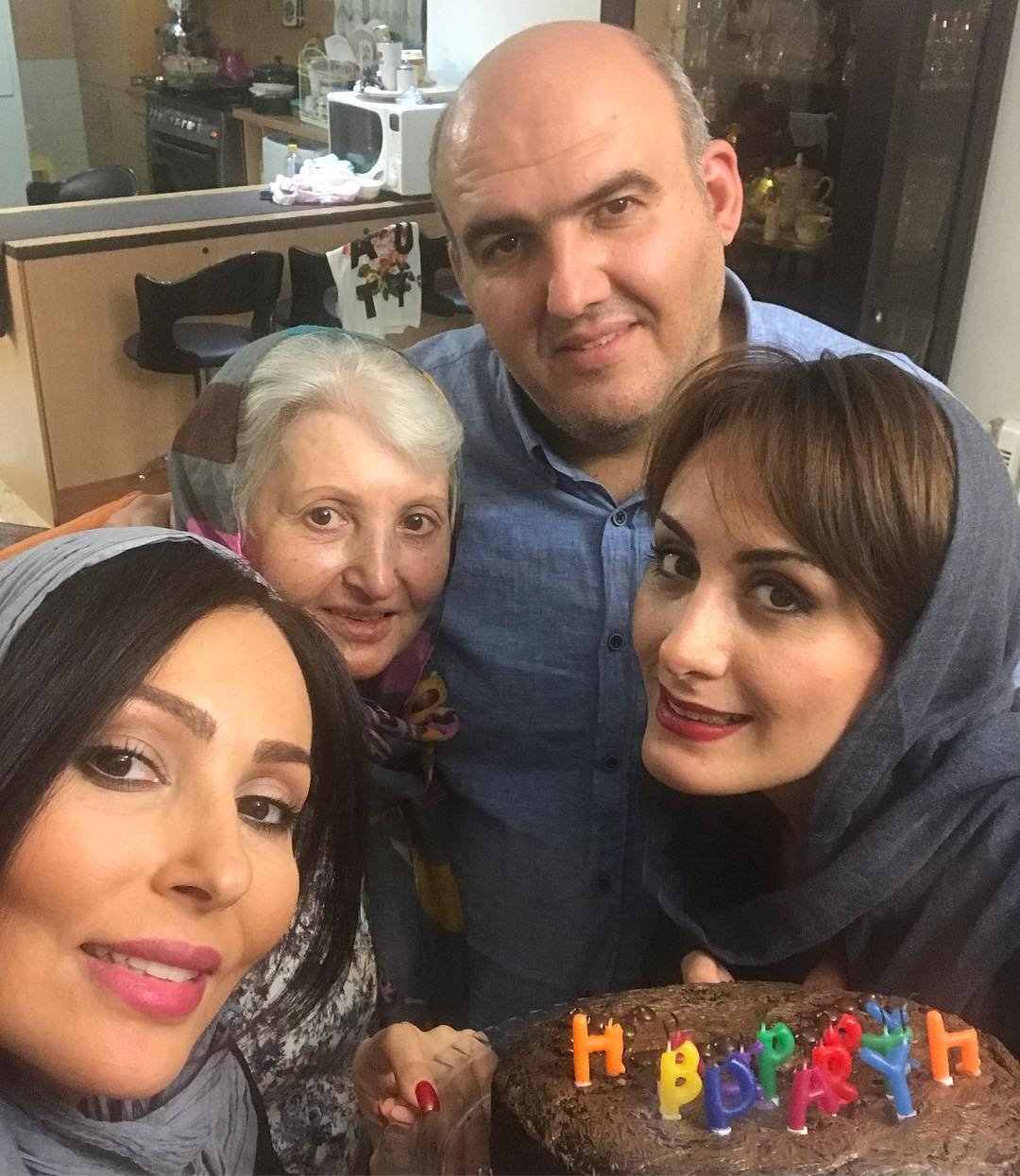 پرستو صالحی و خانواده