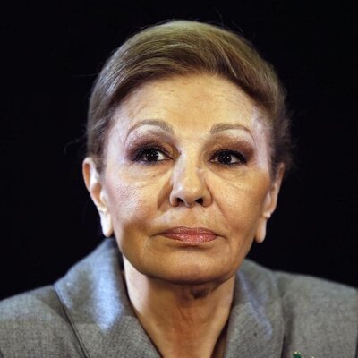 فرح پهلوی با چادر توری در حرم امام رضا/ عوام فریبی به هر قیمتی!