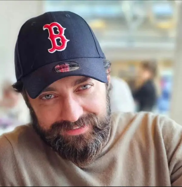 پارسا پیروزفر