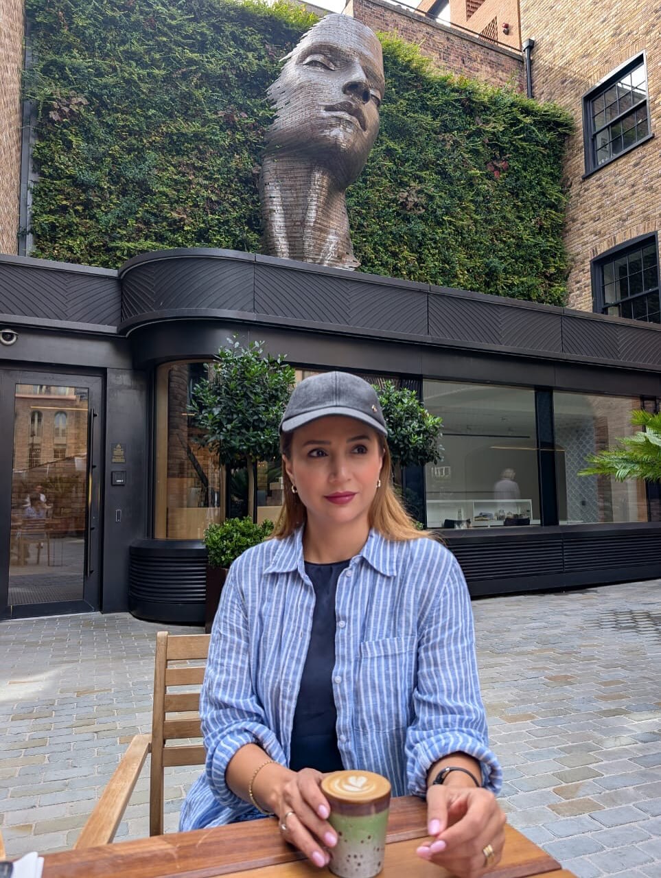 شبنم قلی خانی