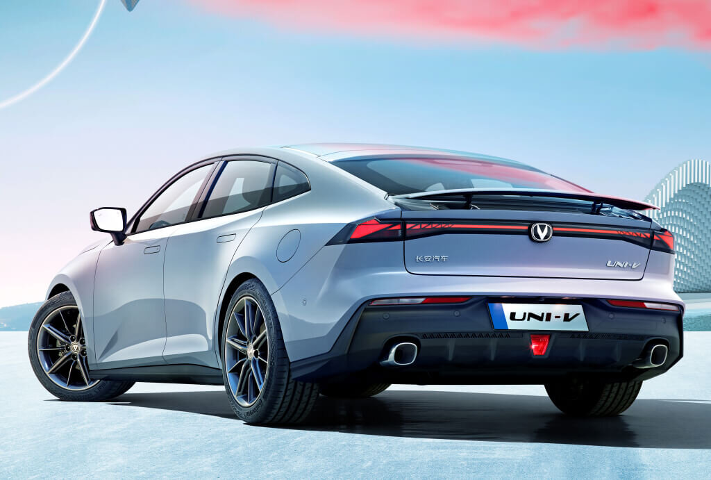 سدان مشهور و خوش خط و خال چینی به ایران میآید/عکس