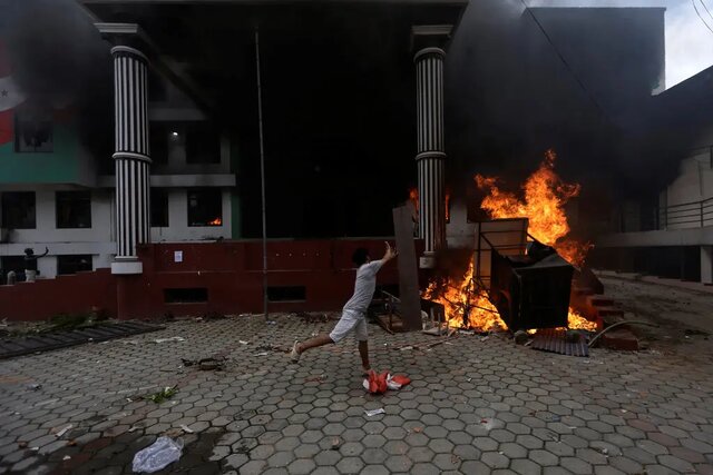 اعتراضات نپال به استعفای نخست وزیر  و کابینه منجر شد