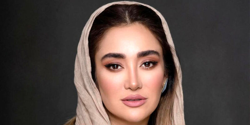 کت و شلوار سرمه‌ای بهاره افشاری