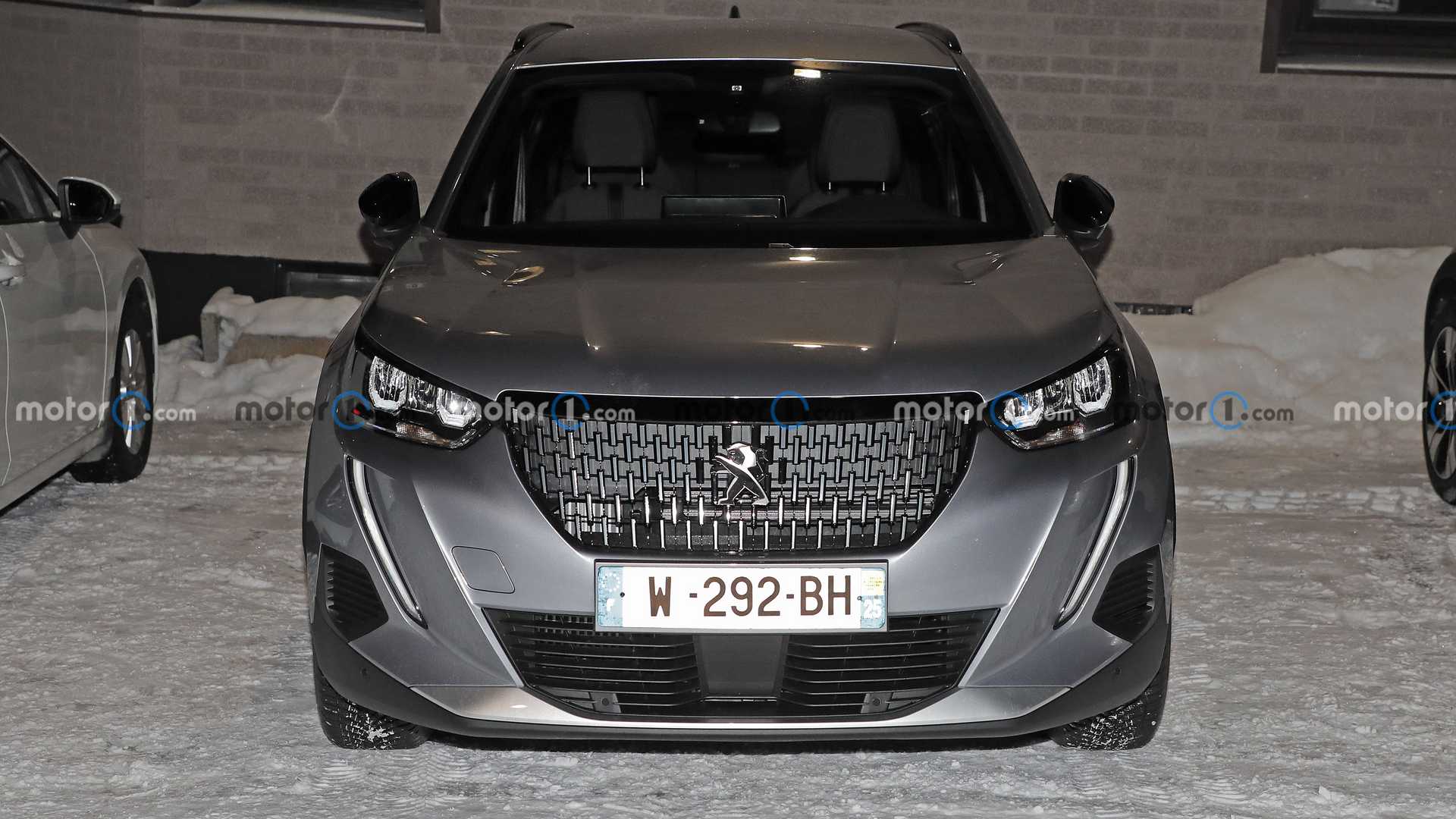 2024-peugeot-2008-facelift-spy-photo