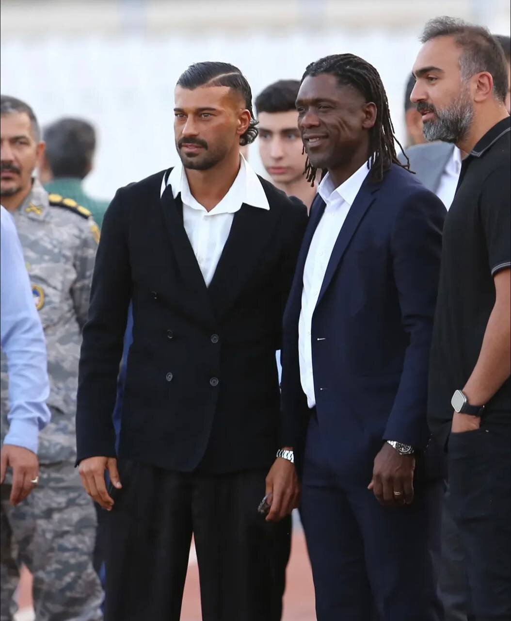 عکس از رامین رضاییان و کلارنس سیدورف پیش از بازی استقلال و پیکان