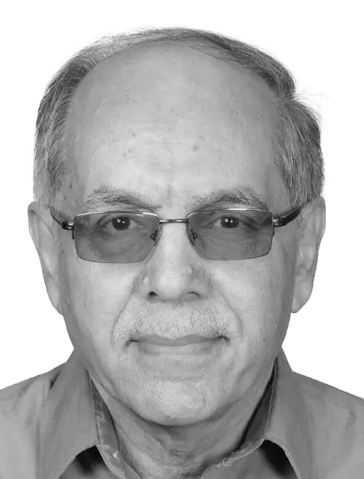 کوروش احمدی