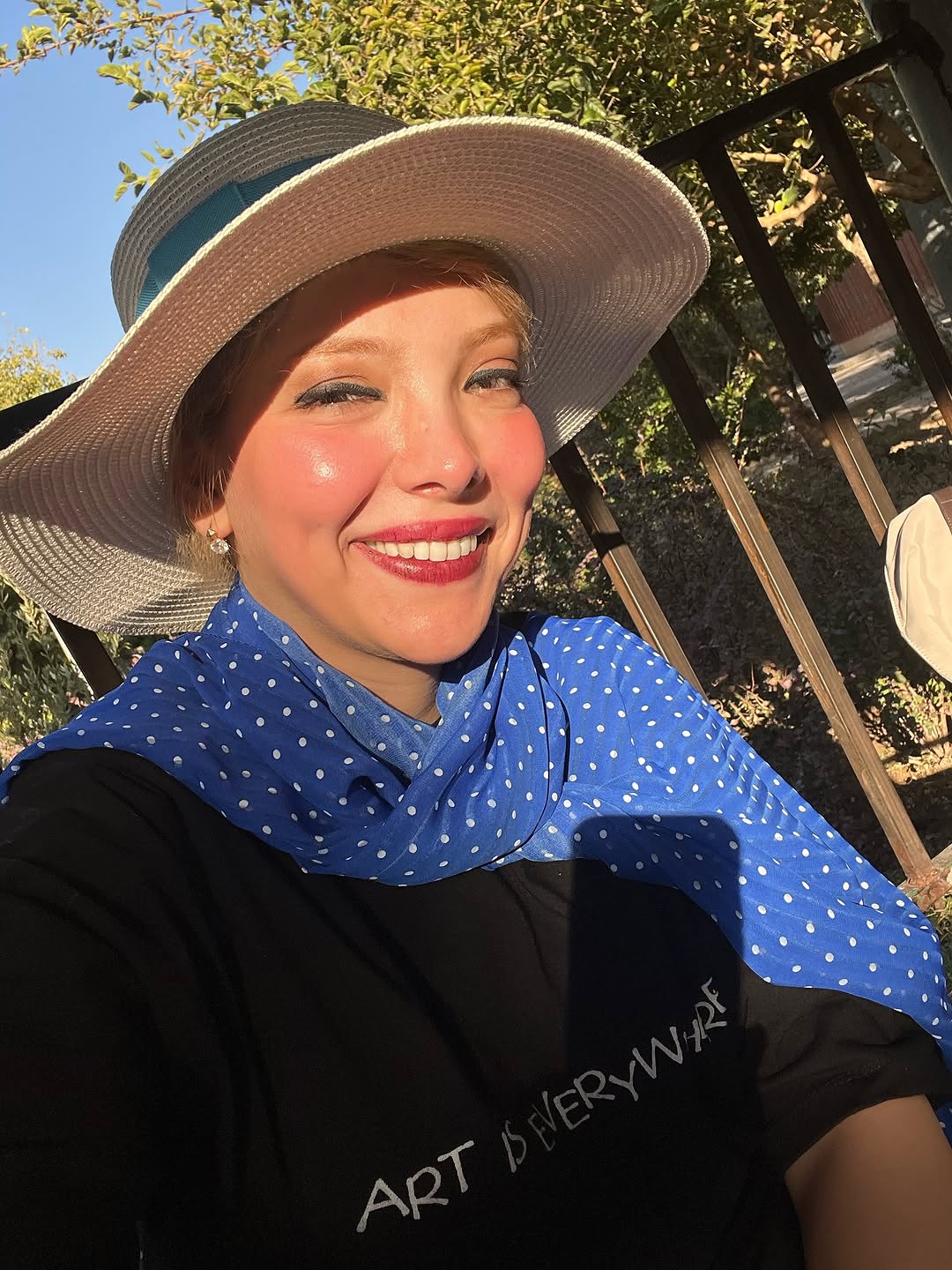 عکس دوم از صدف اسپهبدی با استایل ویکتوریایی