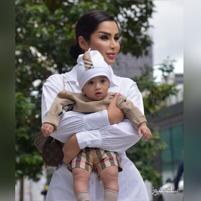 حرکات بانمک آرتام پسر دنیا جهانبخت داخل ماشین قرمز لوکسش