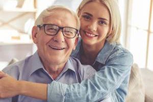 یک پیرمرد 70 ساله به تازگی پس از اینکه با یک دختر جوان 26 ساله ازدواج می کند پی می برد که این دختر نوه پسری اش است.