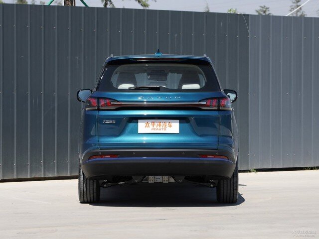 یک خودروی تماما برقی در راه ایران/دایون M۱ در خیابانهای تهران دیده میشود/عکس