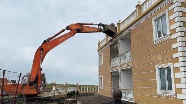 مجتمع ویلایی ۱۴۰ میلیارد تومانی در لاهیجان تخریب شد