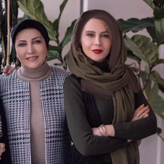 استایل تماشایی نگین صدق گویا در کنار خواهر معروف تر از خودش