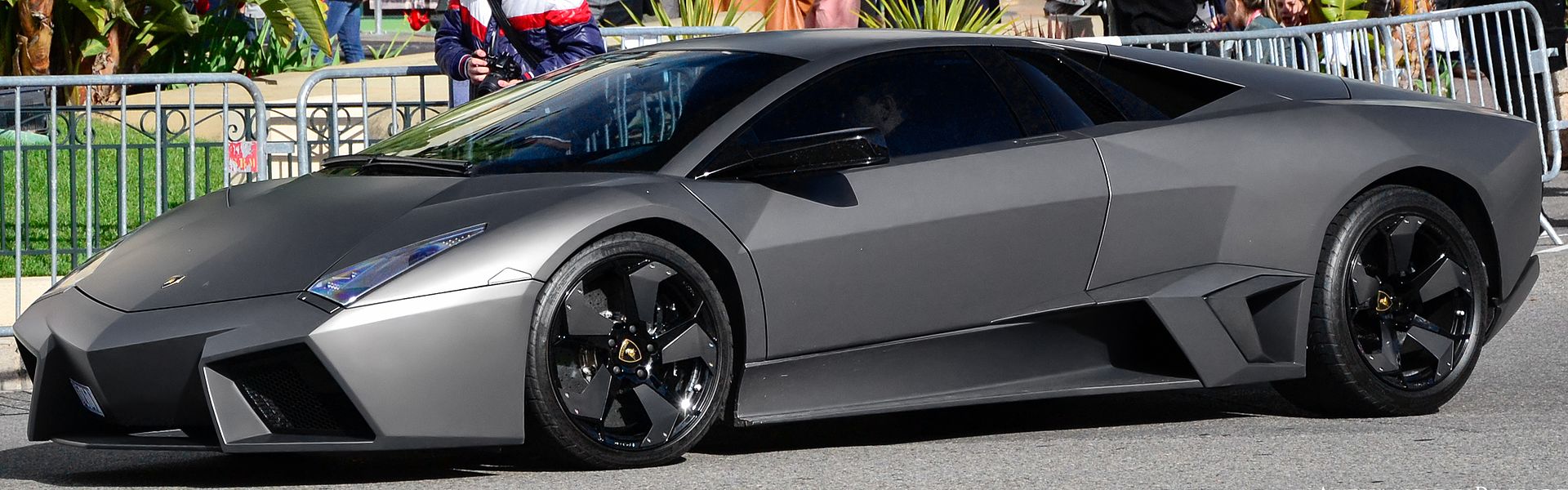Lamborghini_Reventón_(8675042970)_(cropped)