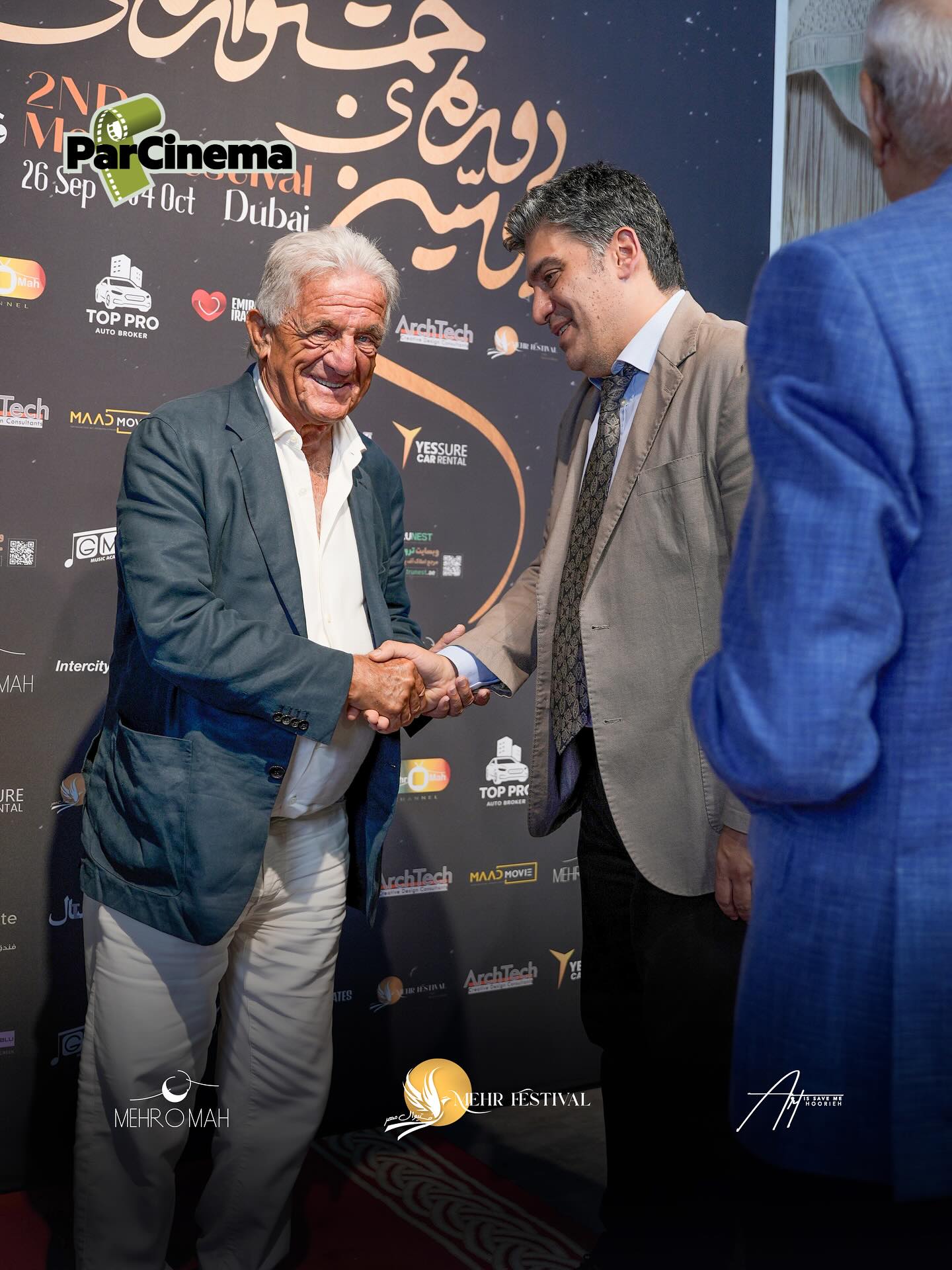 تصویری از گفت‌وگوها میان هنرمندان