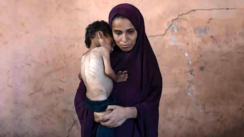 غزه جایی که کودکان در حسرت تکه‌ای نان می‌میرند/ مرگ پی در پی کودکان و نوزادان غزه از شدت گرسنگی