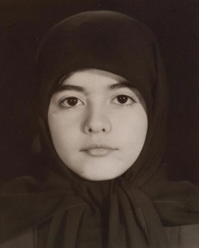 کودکی بازیگر 50 ساله خانه به دوش با چشمان درشت / حدس 80 درصد اشتباه بود !