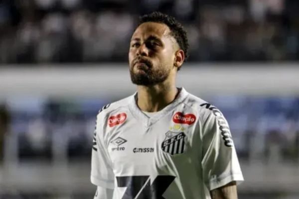 واکنش جنجالی نیمار به مصدومیت روی چمن مصنوعی + عکس