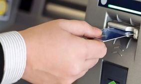 راهنمای کامل نرخ کارمزد کارت بانکی/ آیا دریافت پول از عابربانک هزینه دارد؟