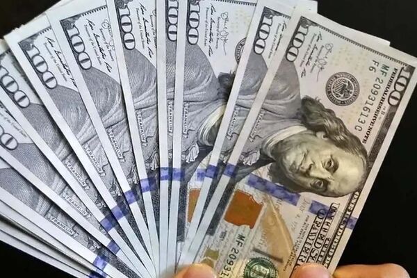 قیمت دلار امروز یکشنبه ۹ آذر ۱۴۰۴ / فنر دلار در رفت +‌جدول