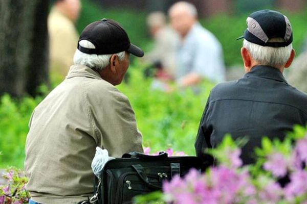 زنجیر گرانی دارو بر گردن بازنشستگان افتاد