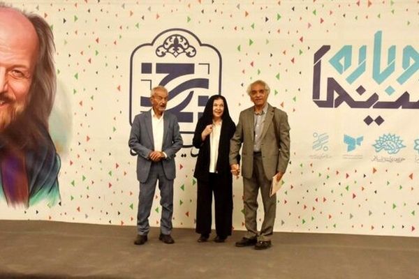 تقدیر خاص از این بانوی بازیگر خاطره ساز + عکس